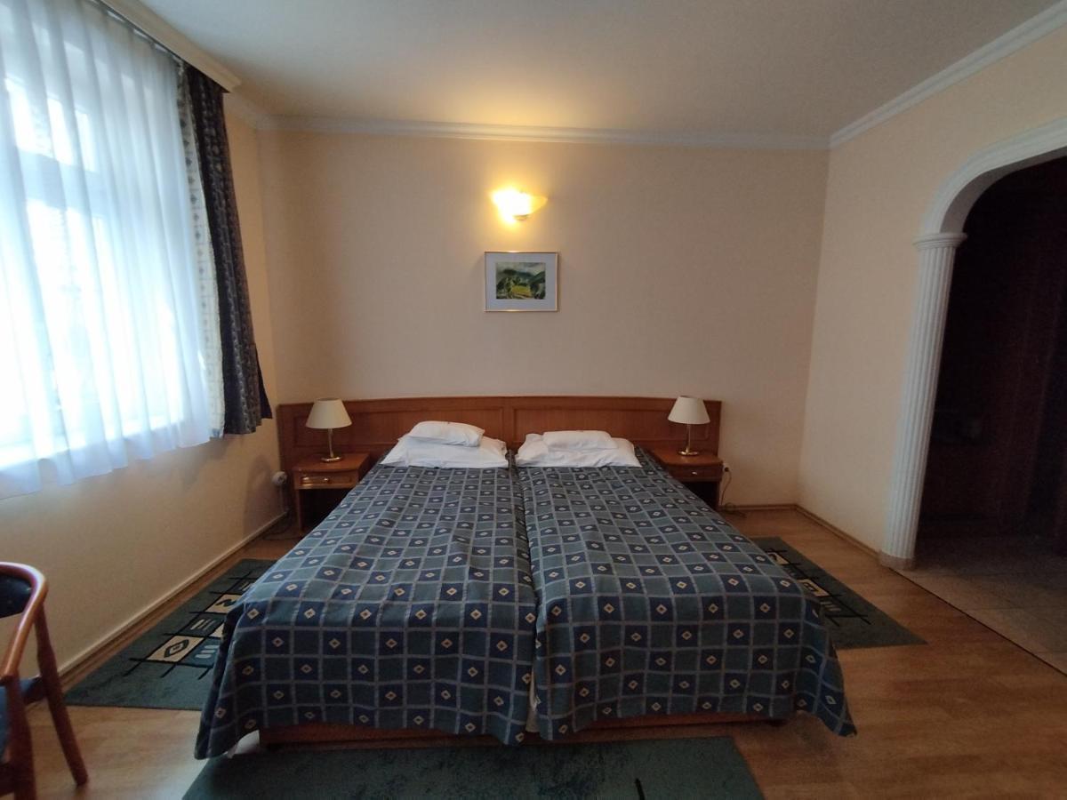 Hotel Pannonia Miskolc Exterior foto